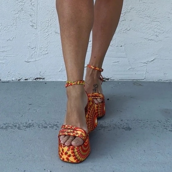 NEW| Retro 70’s Colorful Platform Sandals - Picture 3 of 10